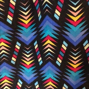 LuLaRoe TC Leggings worn twice great condition